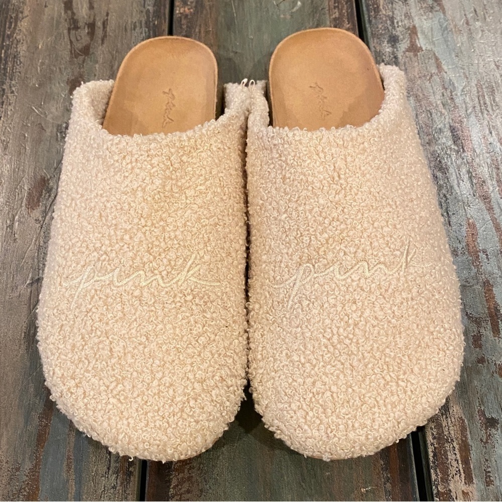 Pink Victoria’s Secret Sz 9/10 Cozy Plush Cork Clogs Slippers Slides Cream Color